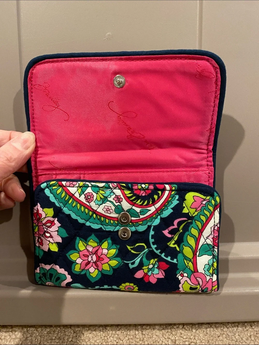 Vera Bradley Trifold Wallet. NWOT. Petal Paisley